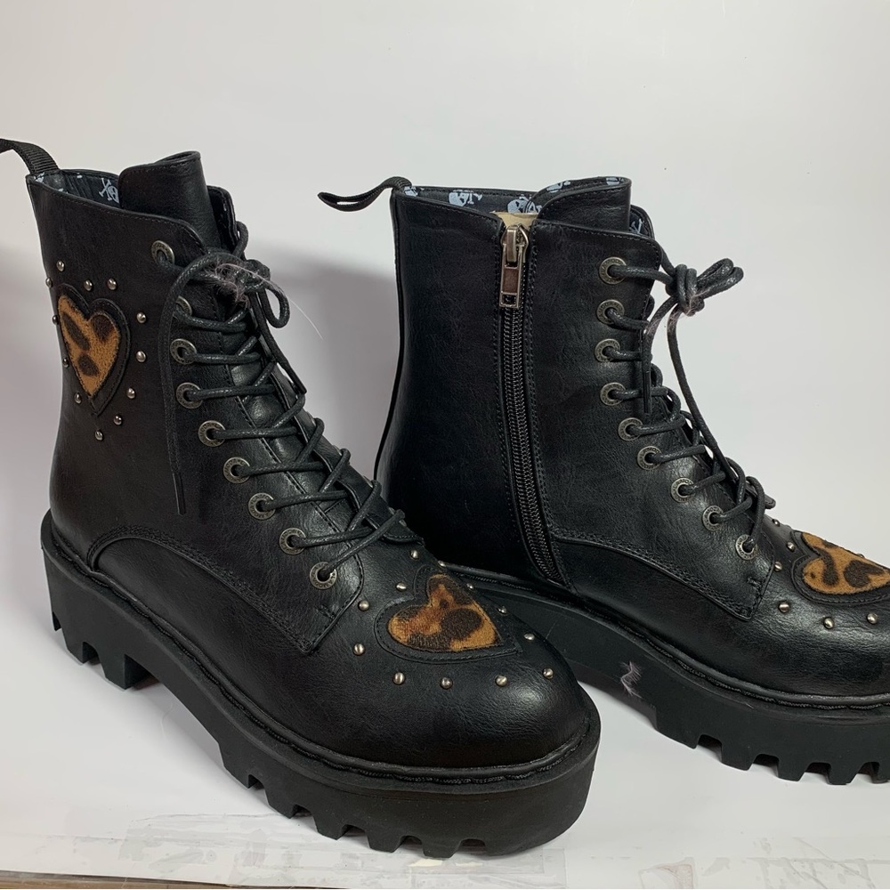 Dolls Kill Cheetah Heart Combat Boots BRAND NEW SIZE 6